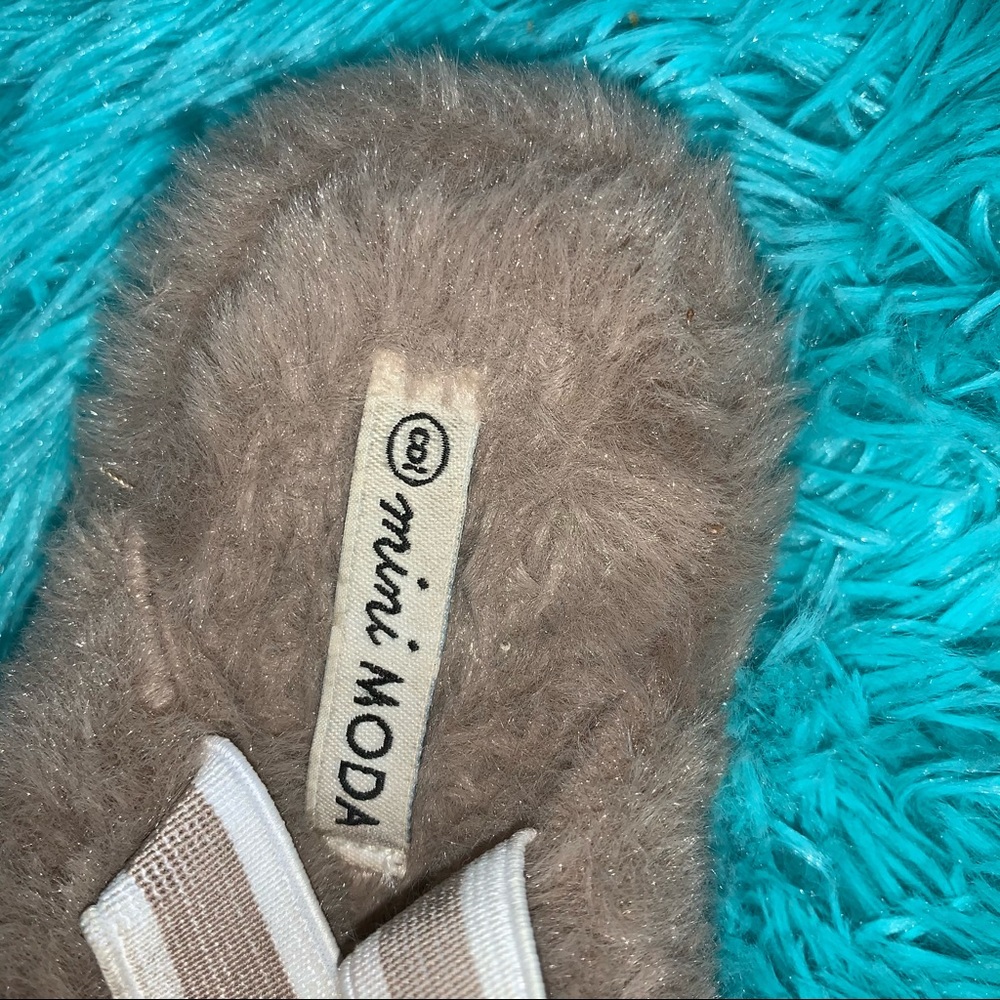Mini Moda Furry slips - Picture 3 of 9